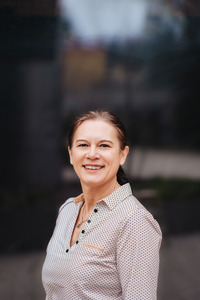 PD Dr. Angela Oster