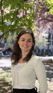 Dr. des. Céline Powell